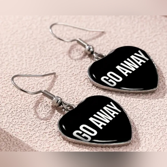 2/$30 Or 3/$35 Goth Heart-Shaped Solid Black Statement Crystal Glass Earrings - Picture 3 of 6